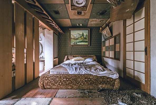 ilustrasi hotel misterius di wonosobo