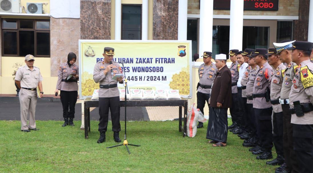 Polres Wonosobo Serahkan 1.530 Kg Beras Zakat Fitrah Anggota