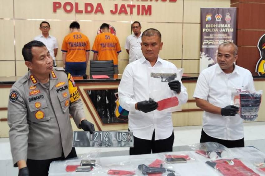 Dua dari tiga pelaku penembakan misterius dengan airsoft gun di Surabaya dan Sidoarjo. Satu lagi masih anak-anak.