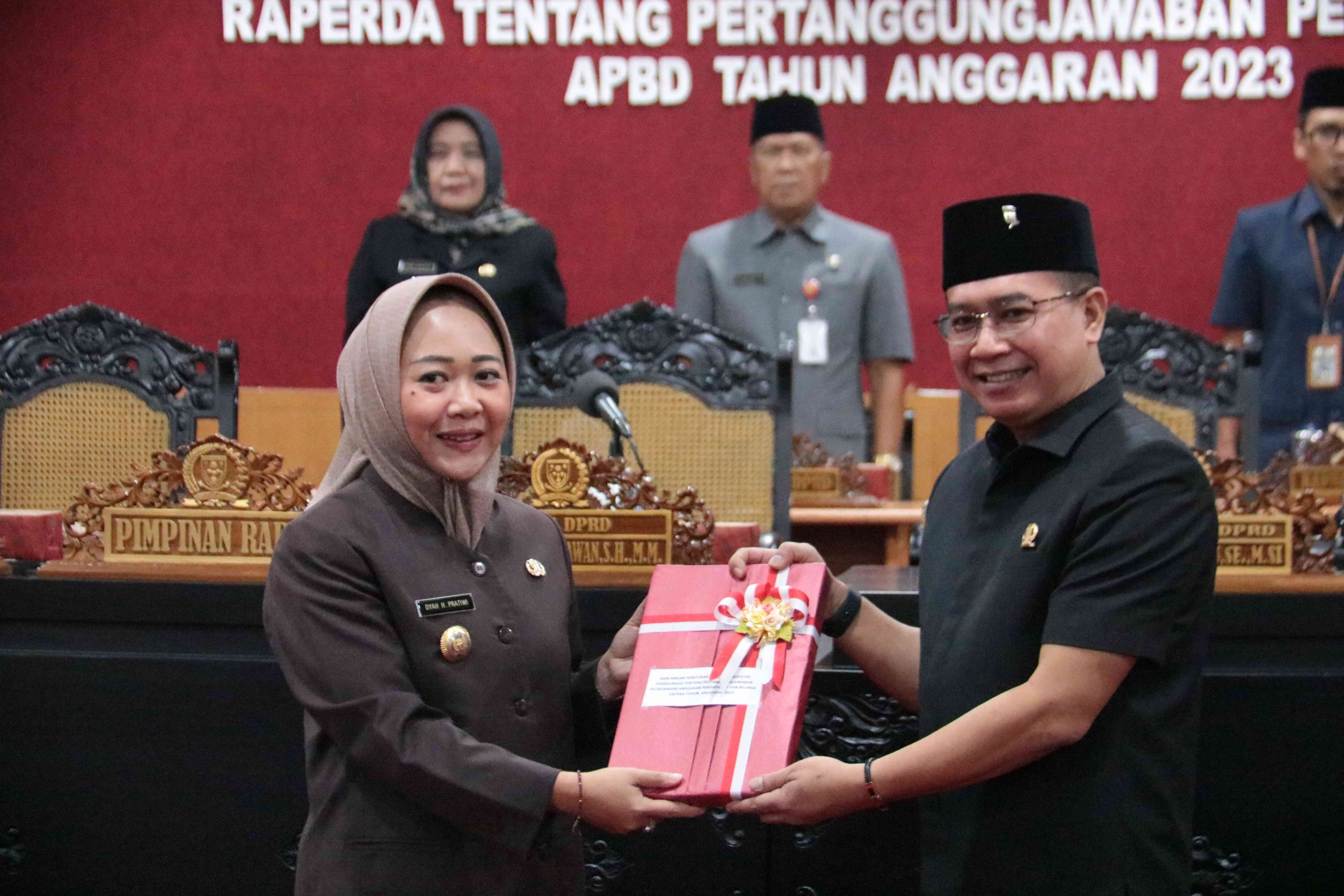 Bupati Purbalingga Dyah Hayuning Pratiwi (Tiwi) menyampaikan 5 misi Kabupaten Purbalingga yang tertuang dalam Rancangan Peraturan Daerah tentang Rencana Pembangunan Jangka Panjang Daerah (RPJPD) 2025-2045.