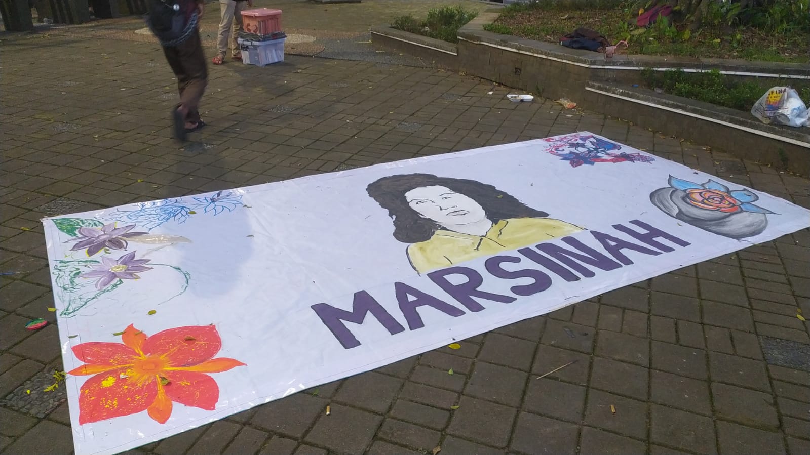 ersatuan Mahasiswa Islam Indonesia (PMII) dan Teater Banyu, telah mengadakan serangkaian kegiatan menyuarakan hak-hak para buruh dalam memperingati Hari Buruh.