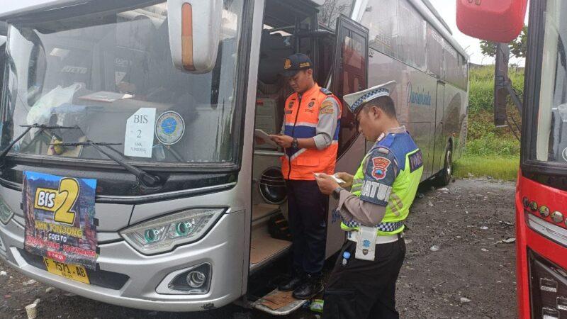 Satlantas Polres Wonosobo Lakukan Ramp Check Bus Pariwisata