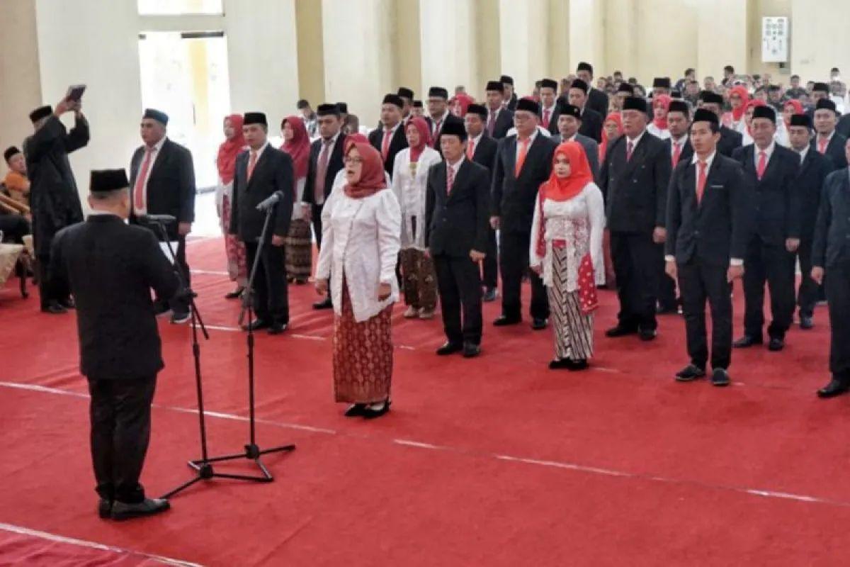 Bawaslu Kabupaten Magelang lantik 63 anggota panwas kecamatan.