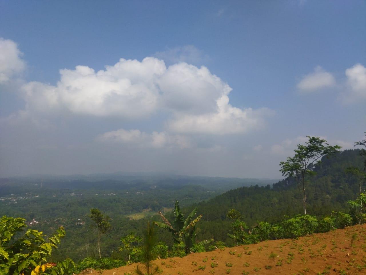 Pemandangan dari atas ketinggian Bukit Mbeser Dok. Alman