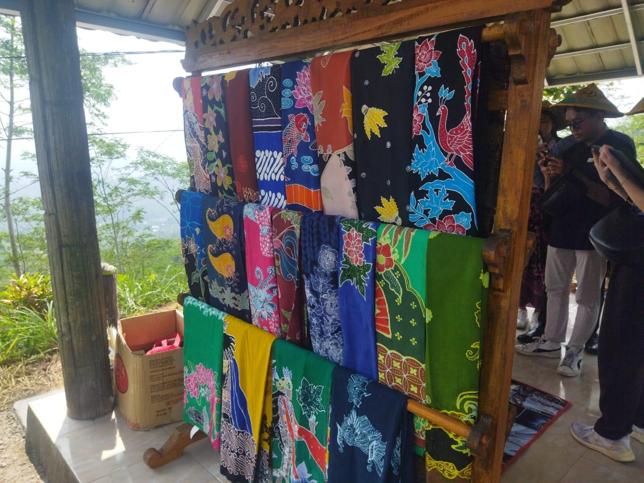 Kecantikan Manggar yang Menjadi Corak Batik Manggarsari