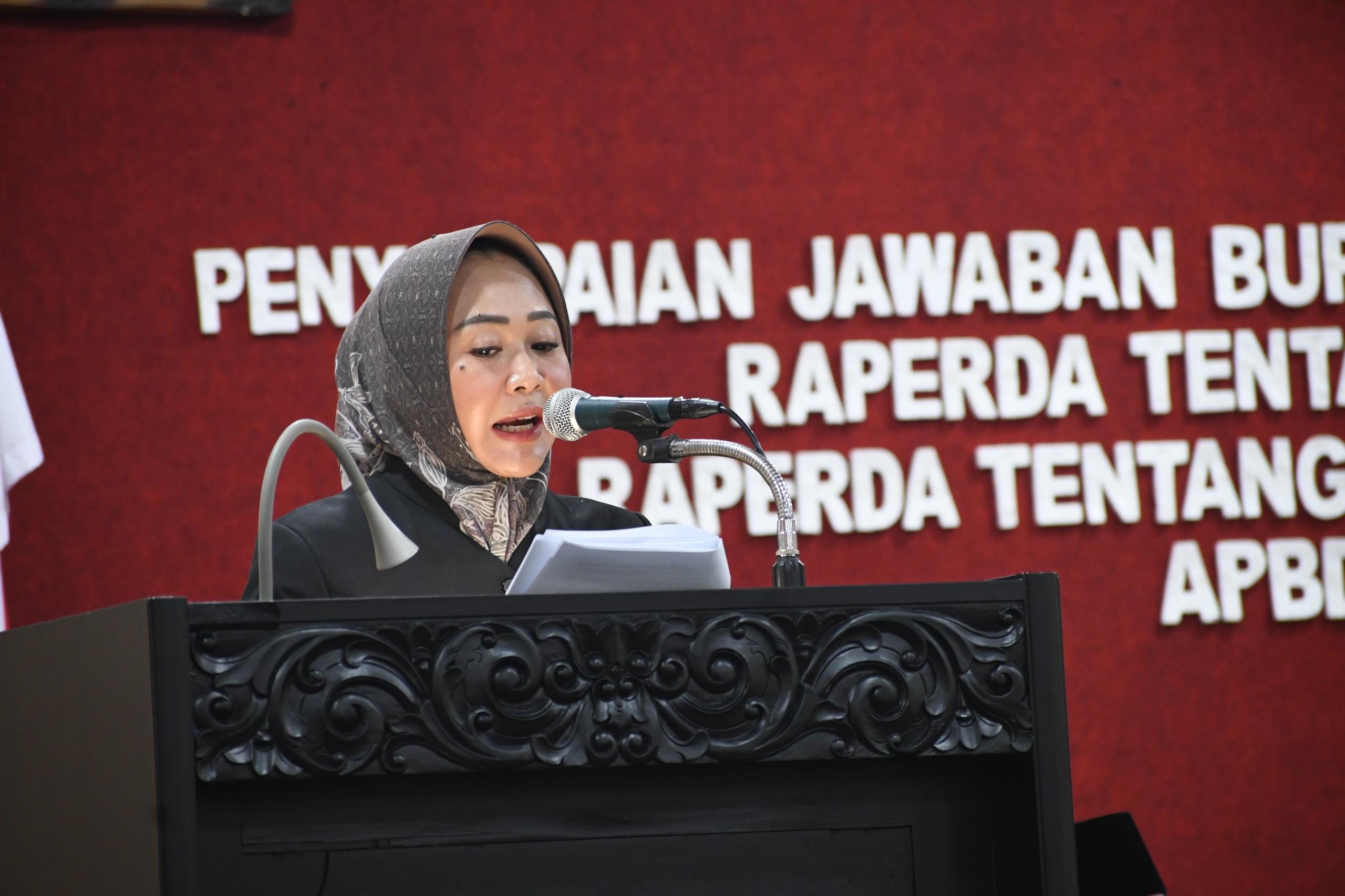 Bupati Purbalingga, Dyah Hayuning Pratiwi, melaporkan peningkatan kontribusi Badan Usaha Milik Daerah (BUMD) terhadap Pendapatan Asli Daerah (PAD) dalam rapat Paripurna DPRD pada Jumat (31/5/2024).