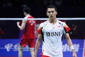 Jonatan Christie saat melawan pemain China Li Shi Feng pada final Piala Thomas 2024 di Chengdu Hi Tech Zone Sports Center Gymnasium, Chengdu, China, Minggu (5/5/2024).