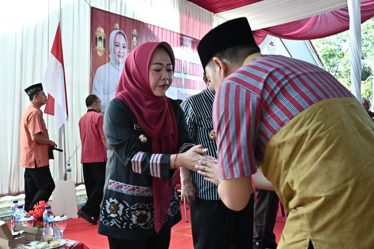 Menyambut Indonesia Emas tahun 2045, Bupati Purbalingga Dyah Hayuning Pratiwi mendorong pengentasan masalah berkaitan dengan pembangunan sumber daya manusia. Salah satunya berkaitan dengan pengentasan anak usia sekolah tidak sekolah dan stunting.