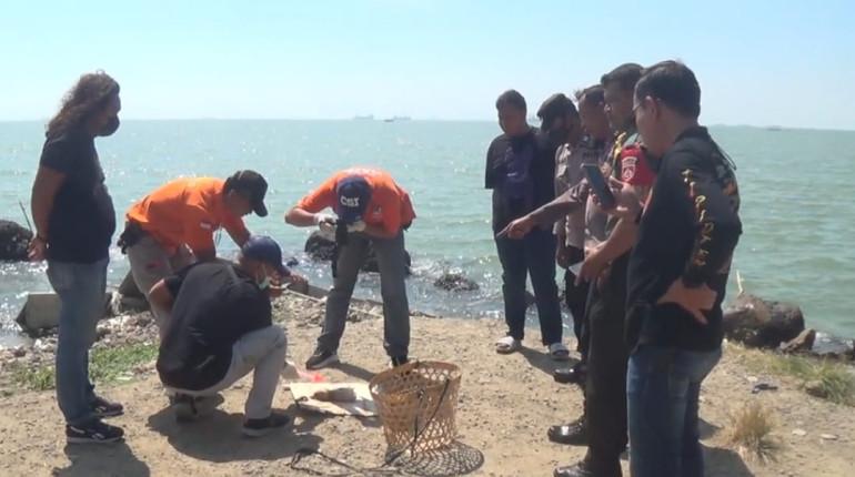 Pemancing Temukan Potongan di Pantai Marina Semarang