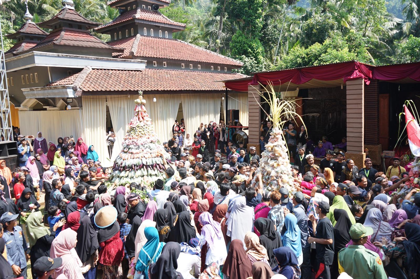 Grebeg Suran Sunan Geseng di Gumelem 1