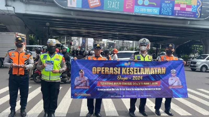 Operasi-Patuh-2024-dimulai-pada-15-JUli-sampai-28-Juli-2024-Kepolisian-RI-untuk-meningkatkan-keselamatan-lalu-lintas (Bagus/mercusuar)