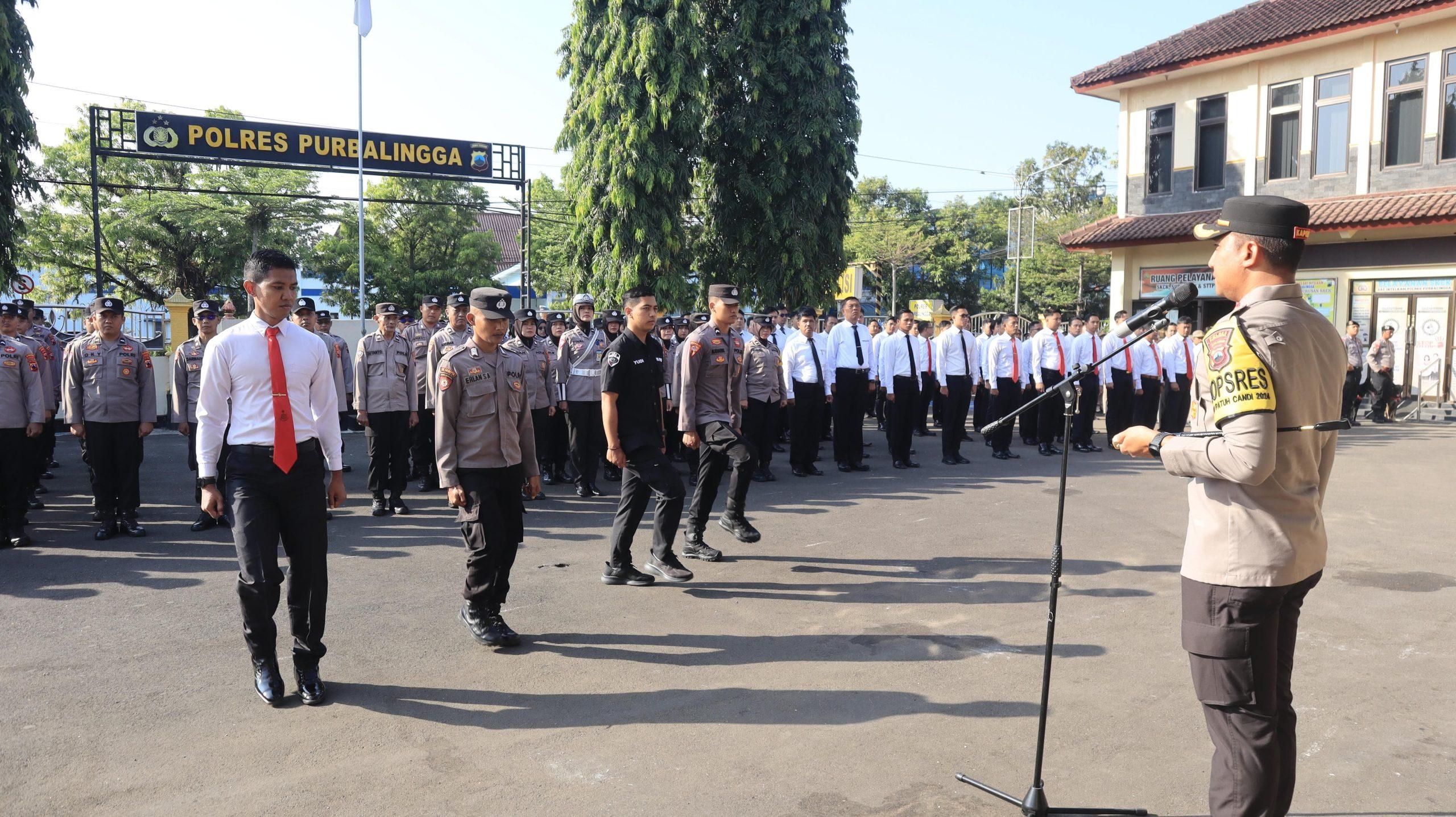 Penghargaan diserahkan oleh Kapolres Purbalingga AKBP Rosyid Hartanto, saat apel pagi, Selasa (3072024) pagi.