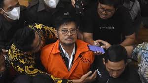 Situasi Chaos terjadi usai sidang putusan perkara Menteri Pertanian (Mentan) Syahrul Yasin Limpo (SYL) di Pengadilan Tindak Pidana Korupsi (Tipikor) pada Pengadilan Negeri (PN) Jakarta Pusat. SYL Dijatuhi Pidana 10th Penjara atau Denda Rp 14 miliar