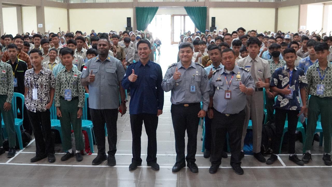 kegiatan sosialisasi penyebaran informasi keimigrasian yang bertajuk “Immigration Goes To School” ke SMAN 1 Wonosobo
