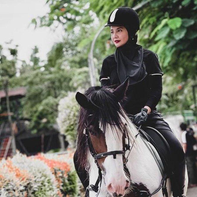 shireen sungkar