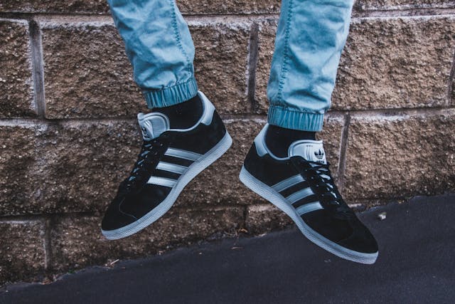 6 Sepatu Adidas Terbaik yang Wajib Dimiliki Kolektor Sneakers