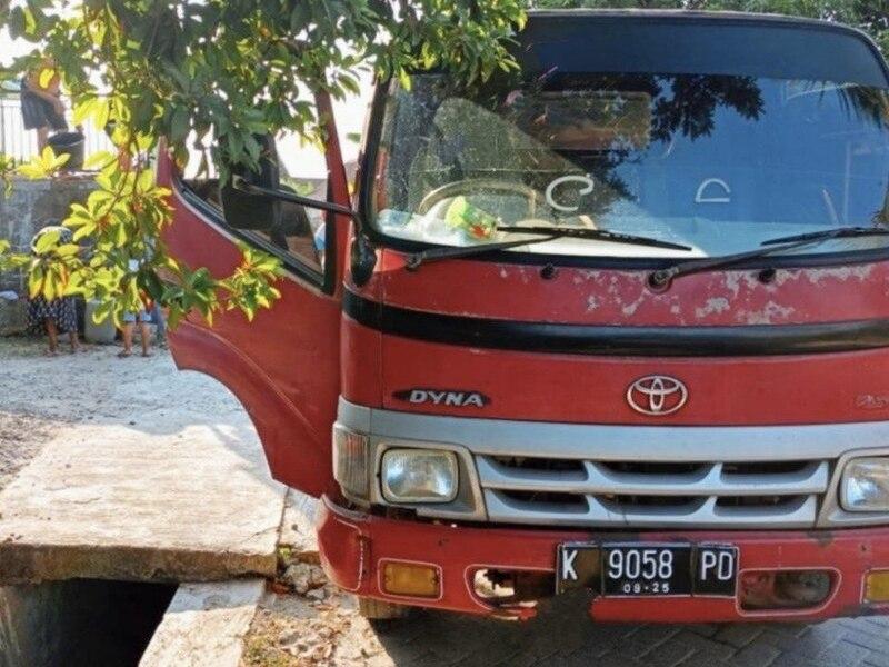 kampanye vivit pakai tangki pdam rembang