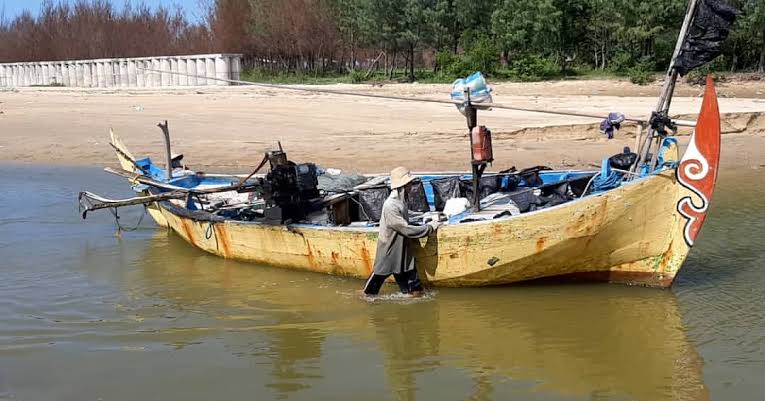 pemkab rembang ingkari janji pengobatan grati