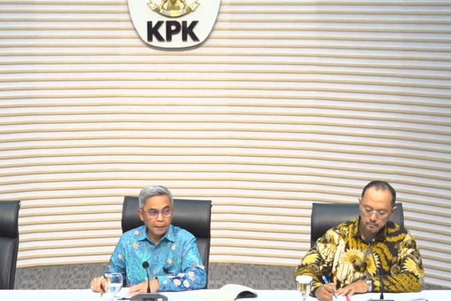 Ketua KPK Setyo Budiyanto (kiri) saat konferensi pers di Gedung KPK, Jakarta Selatan. (Dok.KPK) 