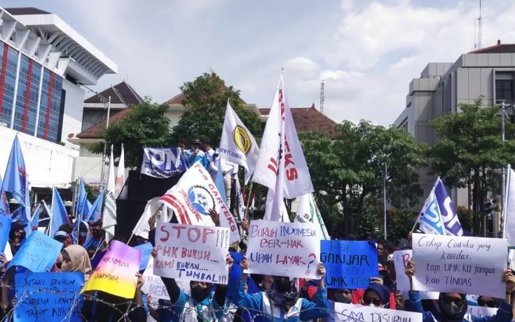 Kalangan buruh di Jawa Tengah saat menggelar unjuk rasa. (IST)