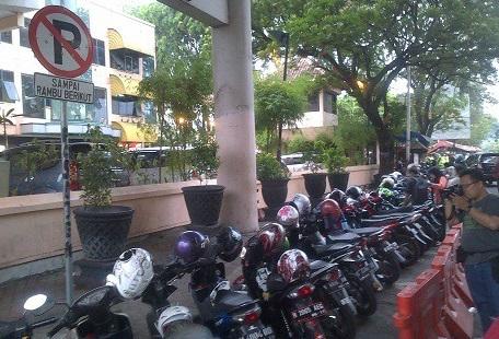 Ilustrasi kendaraan bermotor. (IST)