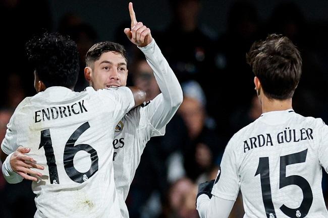 Para pemain Real Madrid berselebrasi usai mencetak gol ke gawang Dep Minera dalam ajang Copa del Rey. (Twitter/@realmadrid)