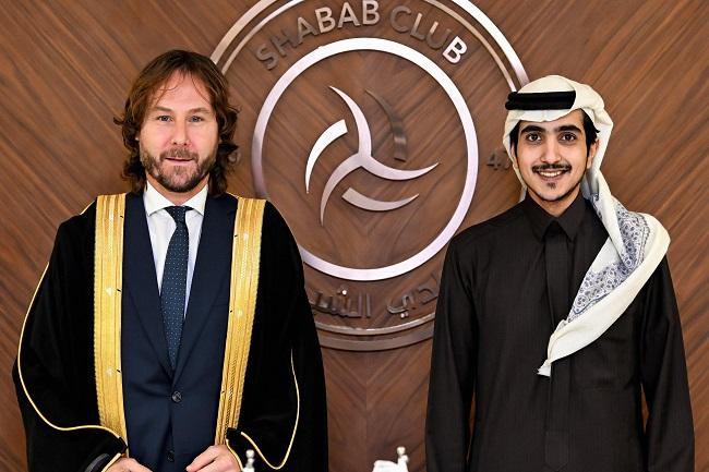 Pavel Nedved (kiri) saat bersama direksi Al-Shabab. (Twitter/@AlShabab_EN)