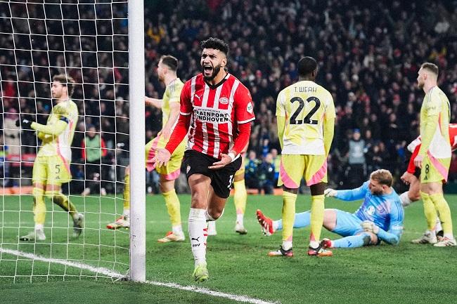 Pemain PSV Ismael Saibari berselebrasi usai mencetak gol ke gawang Juventus dalam ajang Liga Champions. (Twitter/@PSV)