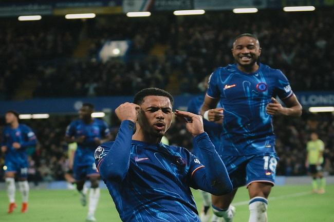 Para pemain Chelsea berselebrasi usai mencetak gol ke gawang Southampton dalam laga lanjutan Premier League. (Twitter/@ChelseaFC)
