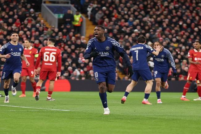 Pemain PSG Ousmane Dembele berselebrasi usai mencetak gol ke gawang Liverpool dalam laga Liga Champions. (Twitter/@PSG_English)