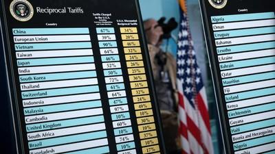 donald trump umumkan tarif baru 10 untuk semua barang masuk as 1743671435218 169
