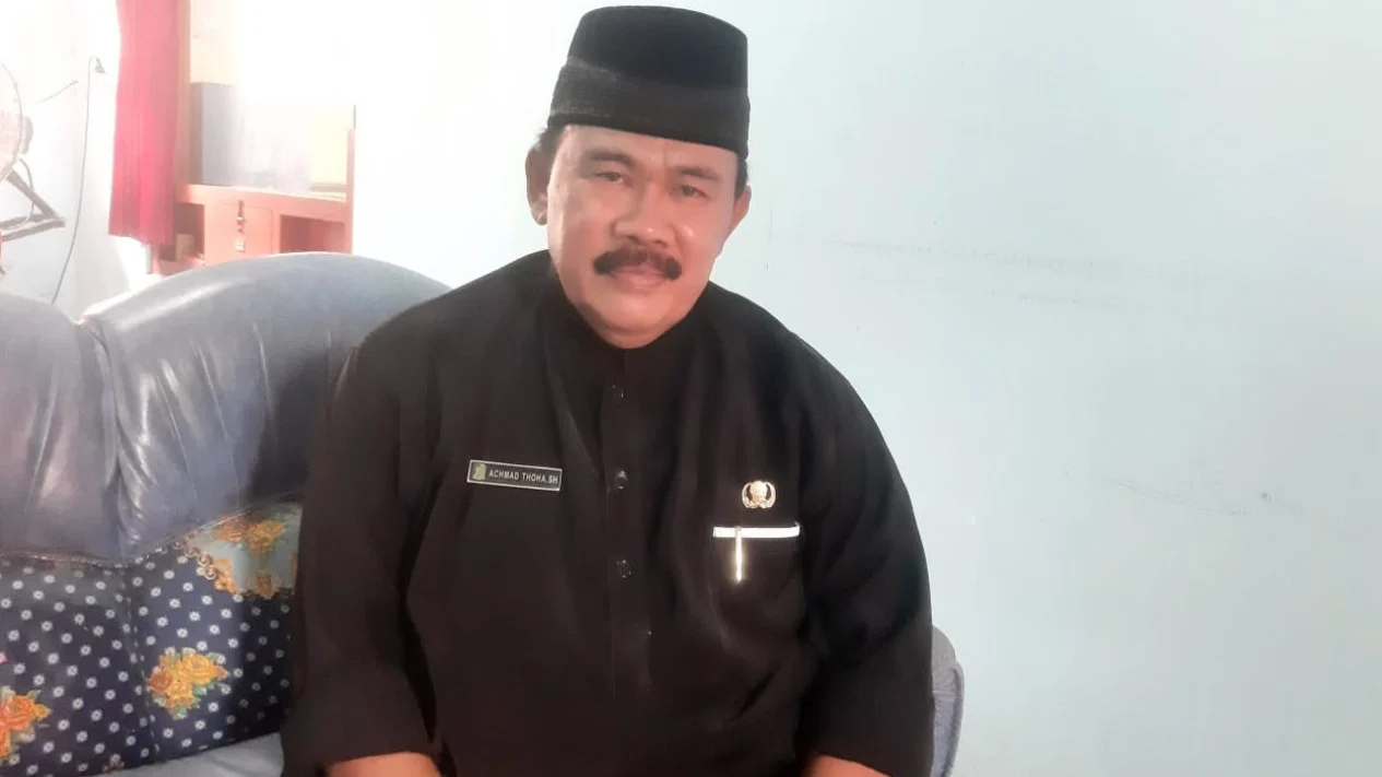 682bc944d8b3e kades bajulmati achmad thoha banyuwangi