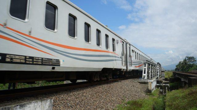 KAI Daop 5 Purwokerto Warning Pelemparan Batu terhadap Kereta Api