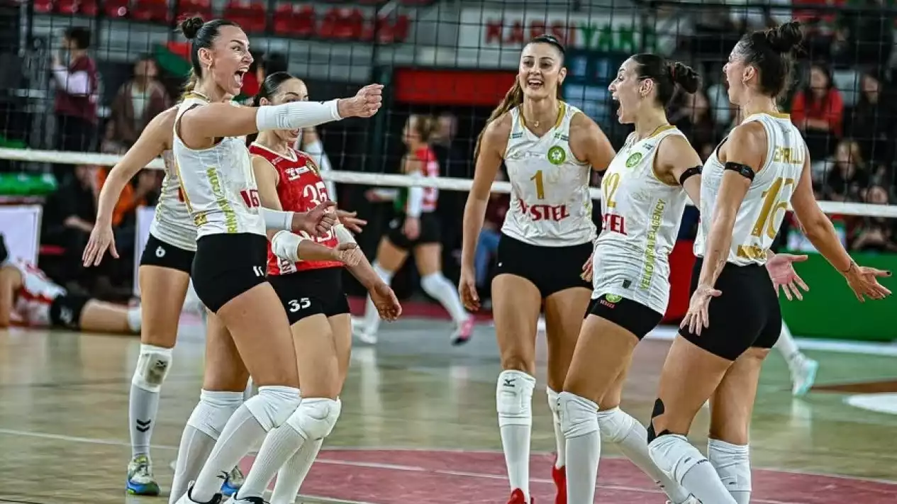 68fcd5b7616bd pemain manisa bbsk deniz emrelli 1265 711
